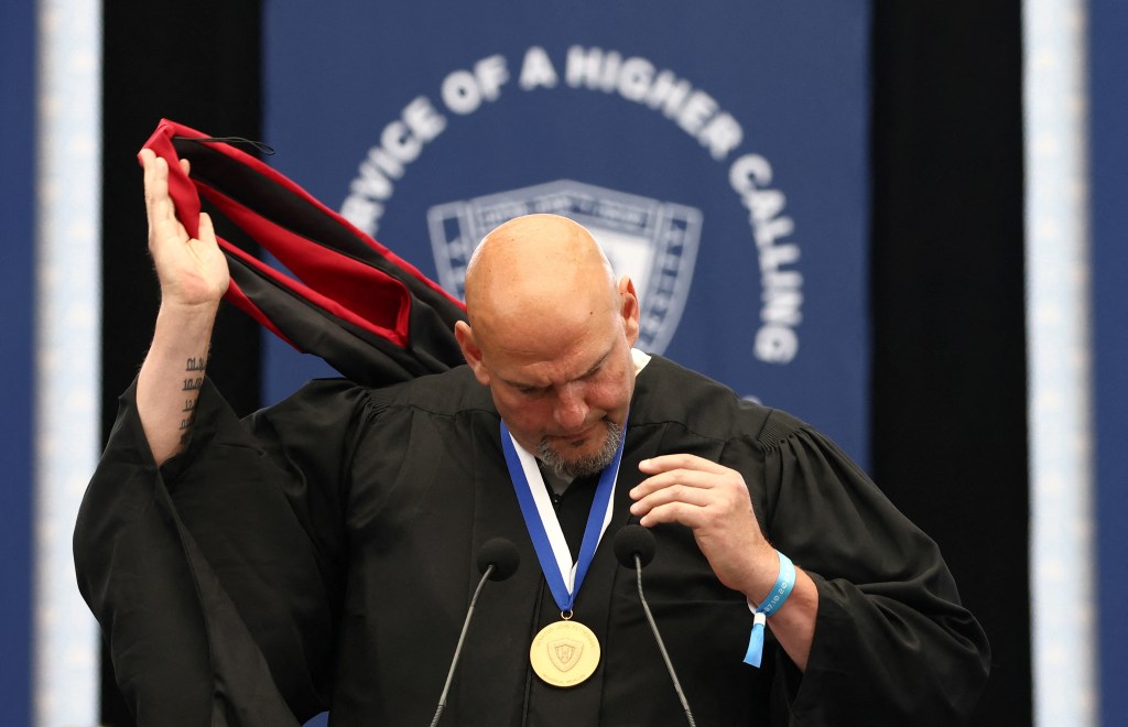 Sen. John Fetterman dramatically whips off Harvard hood at Yeshiva University commencement: ‘Profoundly disappointed’