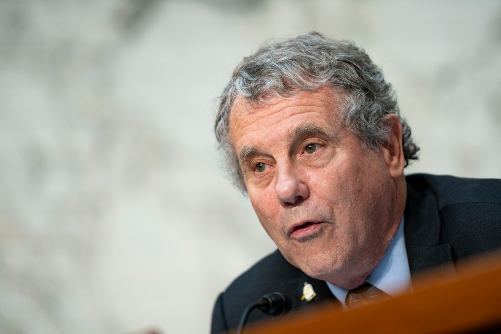 Ohio Sen. Sherrod Brown dodges reporters, skips Dem meeting to discuss the president’s future