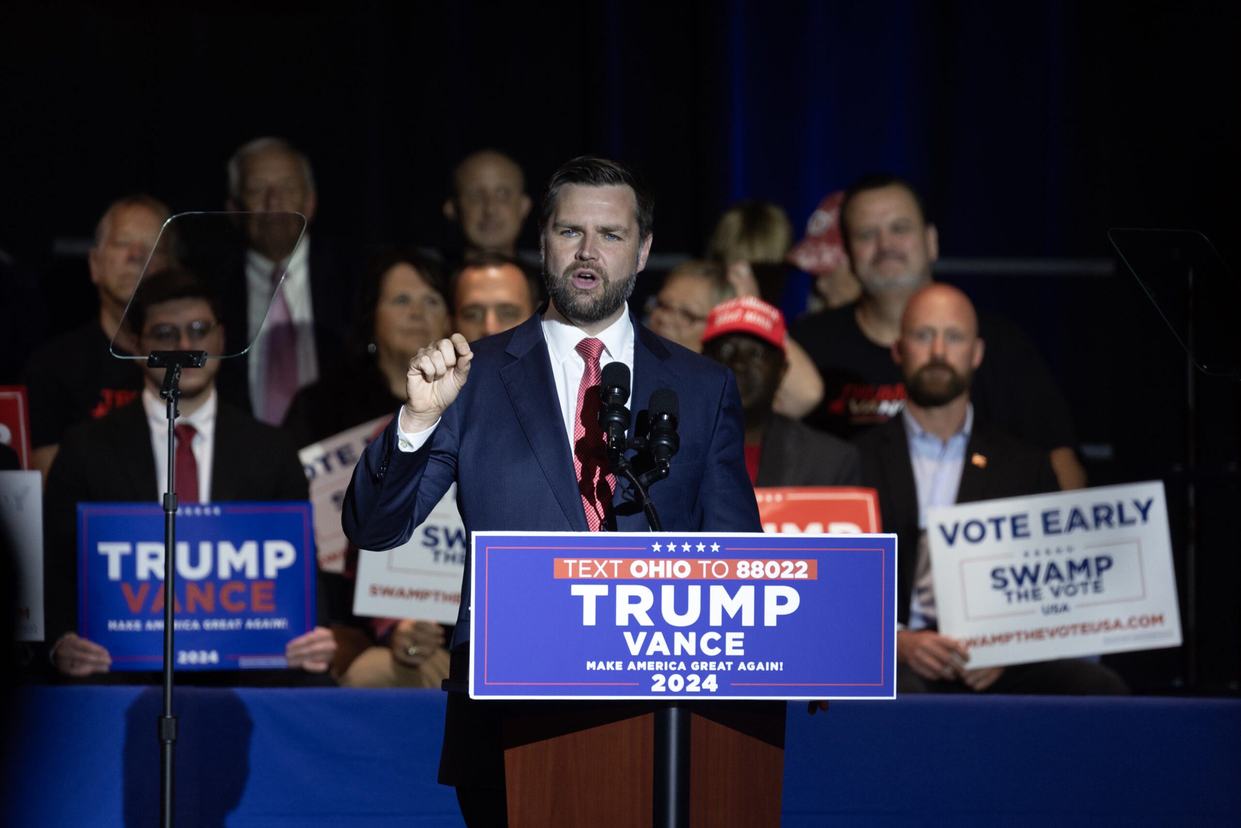 JD Vance gets huge cheers from Ohio hometown at first solo rally — ‘Born for this’