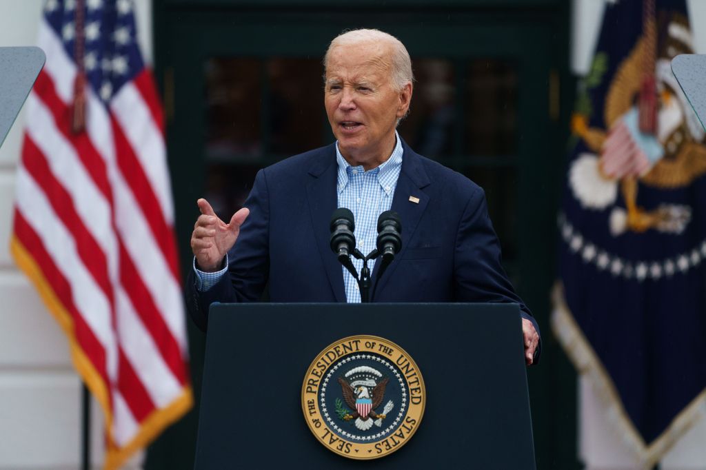 Parkinson’s disease expert who has examined Biden is also one of his donors