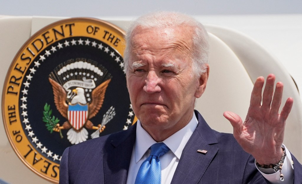 Trump says Obama ‘can’t stand’ Biden and helped push him out: ‘They all dumped him’