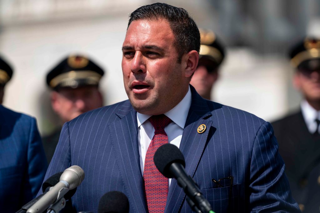 Rep. Anthony D’Esposito maintains he’s ‘upheld the highest ethical standards’ after report he gave alleged mistress $2K-per-month district office job