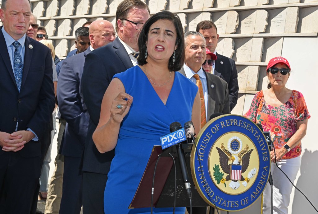 Rep. Nicole Malliotakis accuses NYPD, Mayor Adams of ‘stonewalling’ request for NYC migrant crime numbers