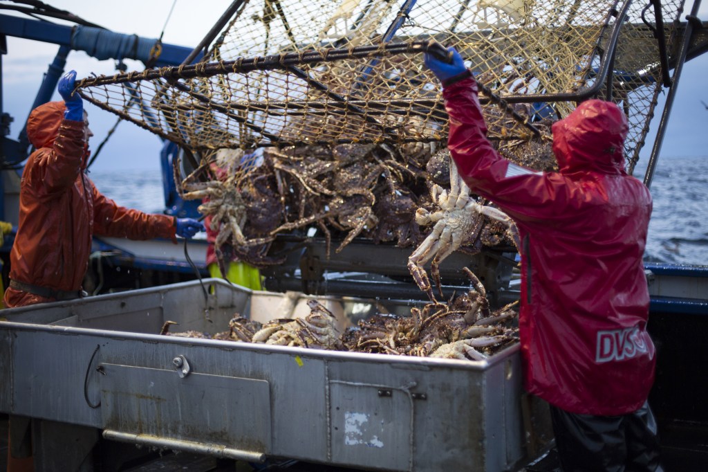 Alaska GOP pol poses with ‘Deadliest Catch’ stars in new ad after taking polling lead