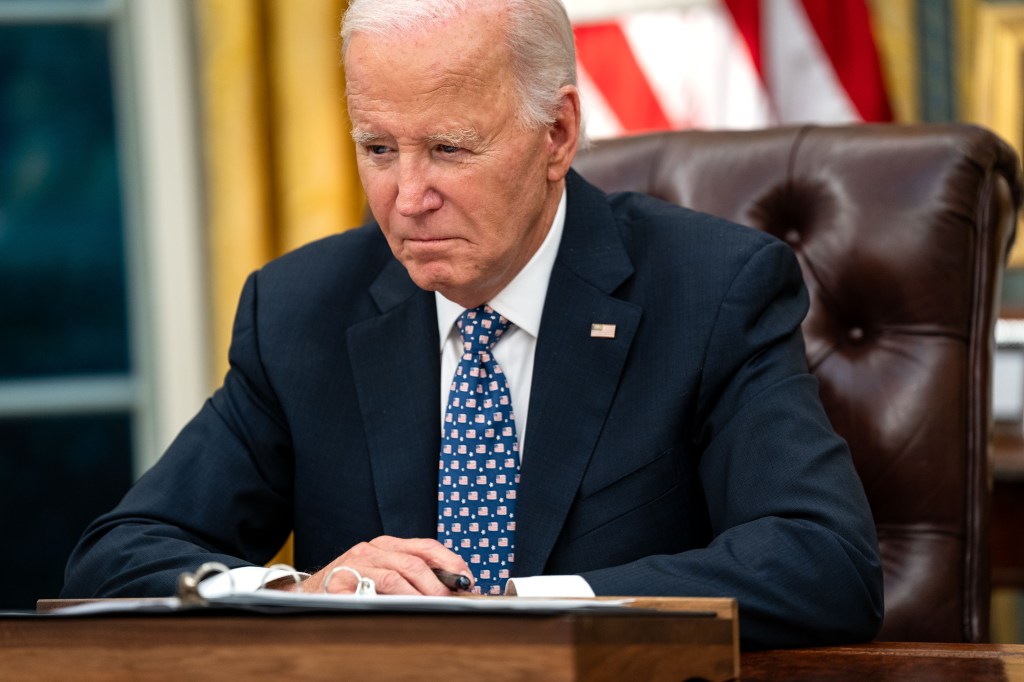 Biden privately grumbling that Kamala Harris isn’t mentioning him enough in speeches: report