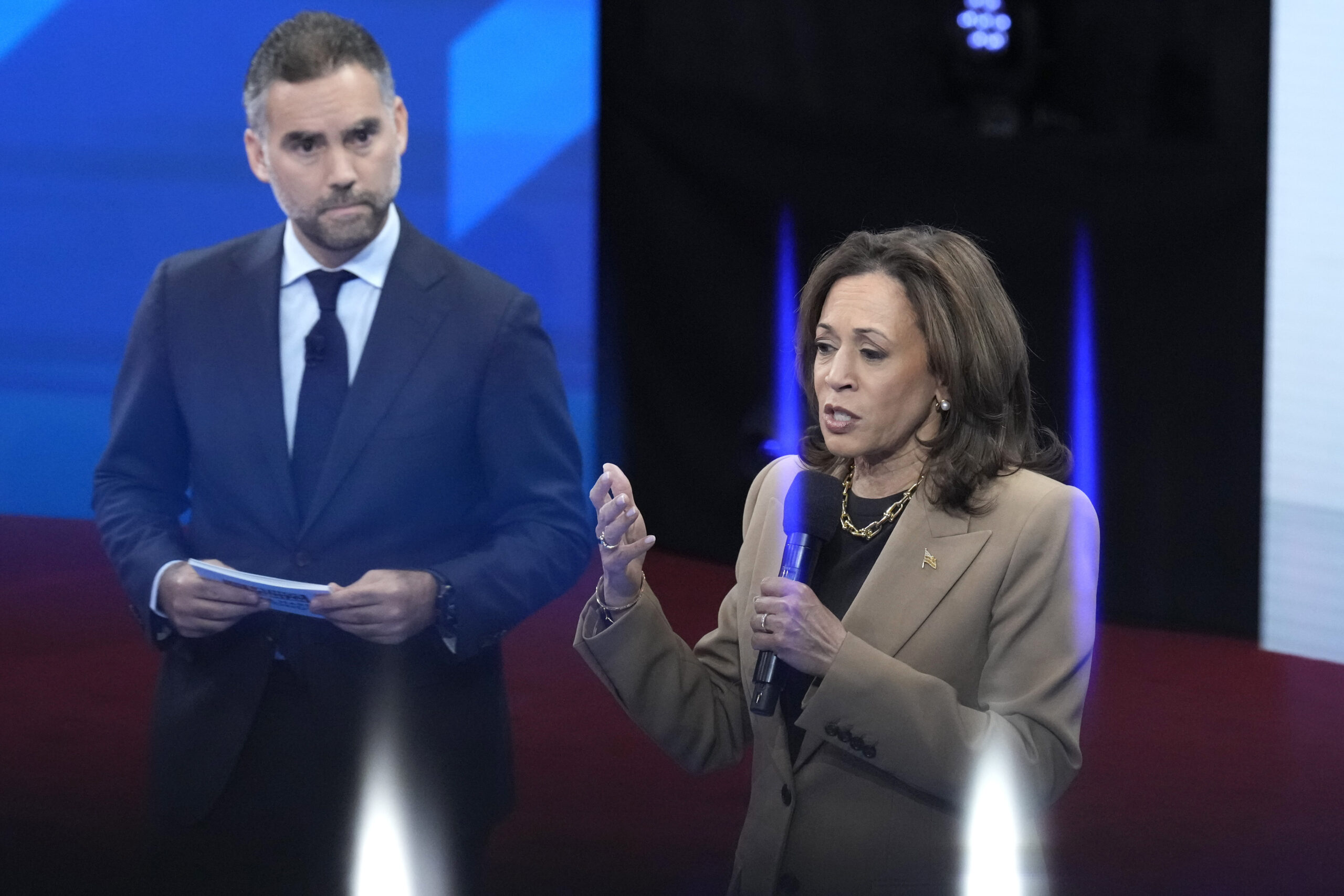 Harris finally forced to address her ‘unprecedented’ nomination route at Univision town hall