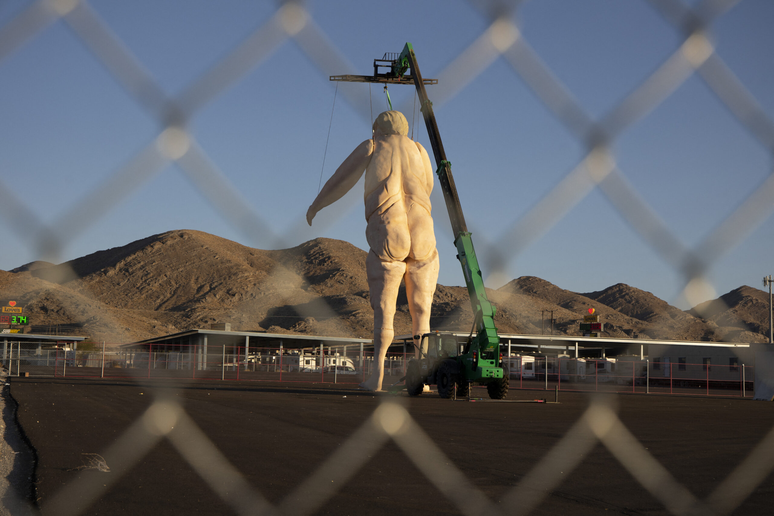 Pop-up exhibit? 43-foot naked Nevada Trump effigy vanishes after roadside ruckus