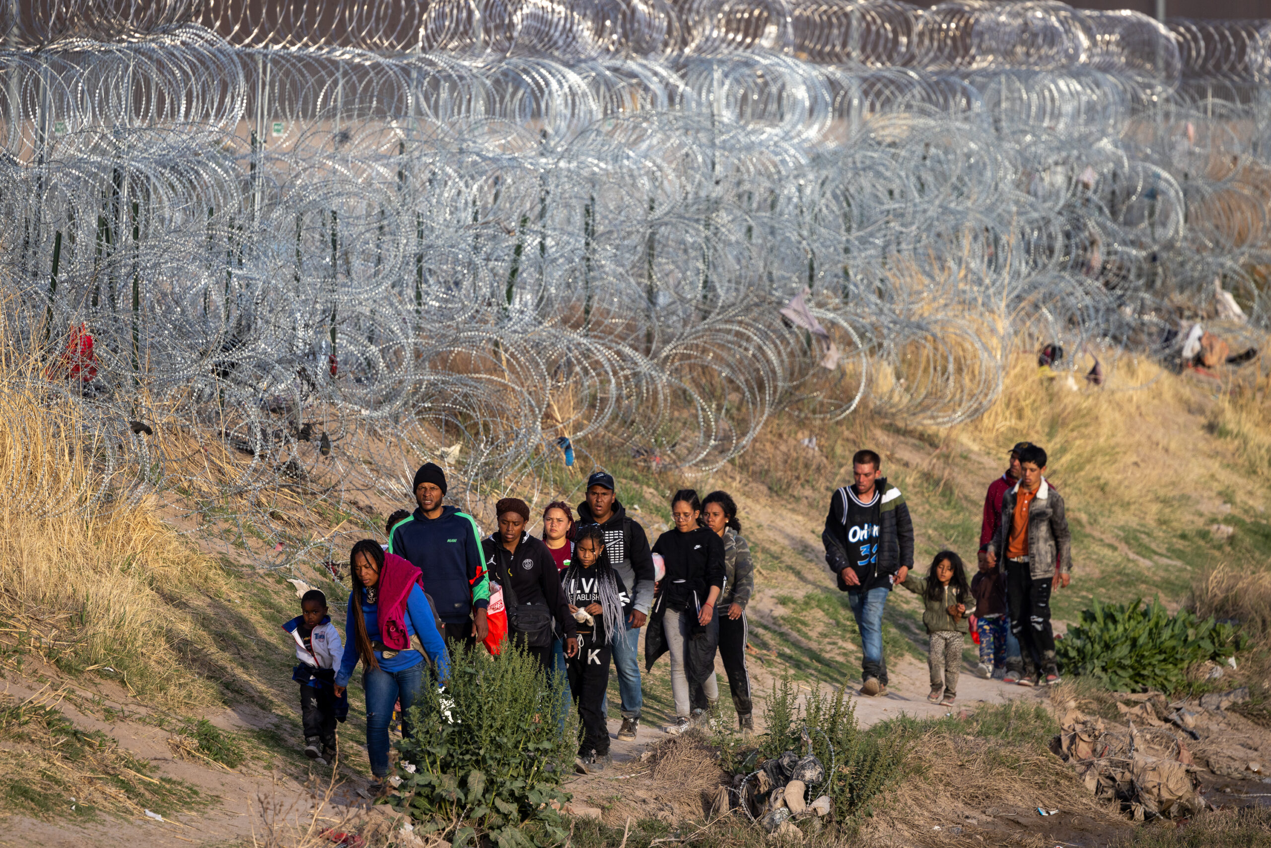 Appeals court halts Biden-Harris admin from ripping down razor-wire fencing along Texas border